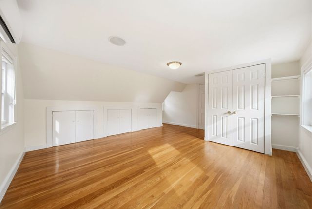 128 Laurel Dr, Needham, MA 02492