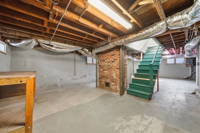 128 Laurel Dr, Needham, MA 02492