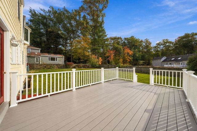 128 Laurel Dr, Needham, MA 02492