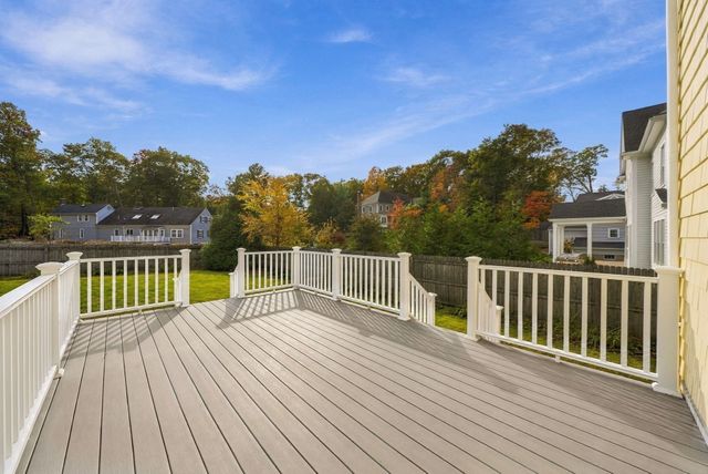 128 Laurel Dr, Needham, MA 02492