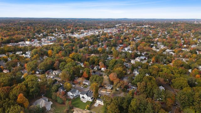 128 Laurel Dr, Needham, MA 02492