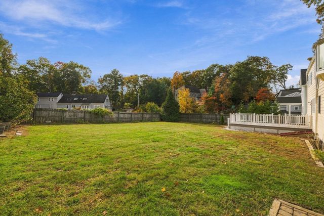 128 Laurel Dr, Needham, MA 02492