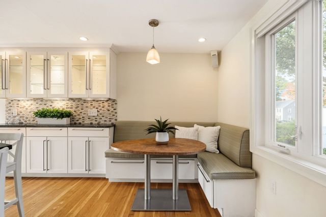 128 Laurel Dr, Needham, MA 02492