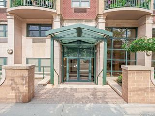 143-41 84th Drive 1A, Briarwood, NY 11435