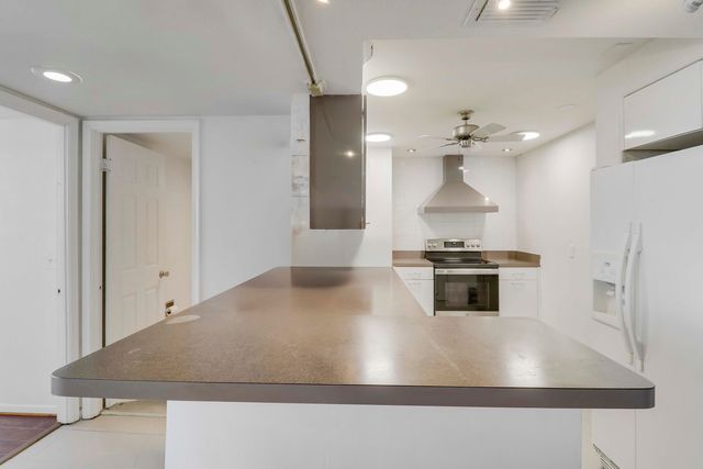 5600 N Flagler Drive 1001, West Palm Beach, FL 33407