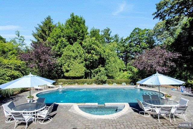 140 Hillside Avenue, Englewood, NJ 07631