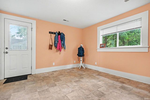 307 S Maple Street, Pierceton, IN 46562