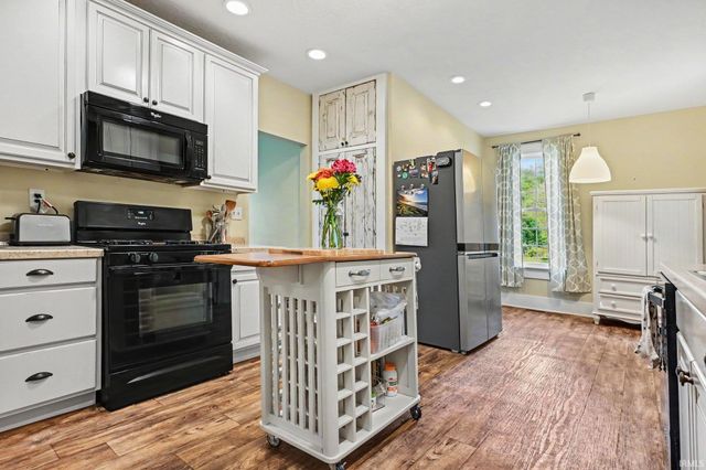 307 S Maple Street, Pierceton, IN 46562