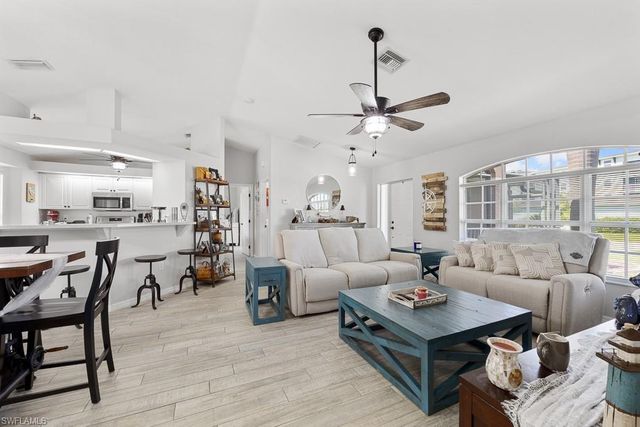 1804 SW 38th TER, Cape Coral, FL 33914