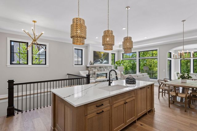 264 Wayzata Boulevard E, Wayzata, MN 55391