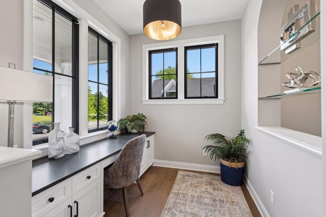 264 Wayzata Boulevard E, Wayzata, MN 55391