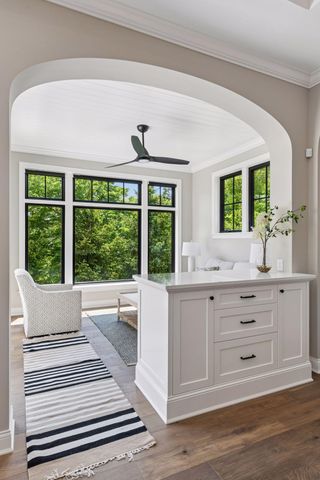 264 Wayzata Boulevard E, Wayzata, MN 55391