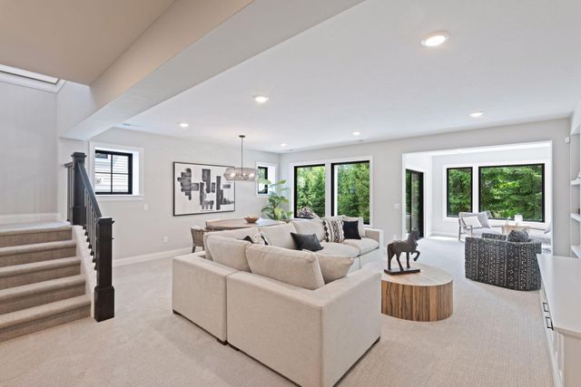 264 Wayzata Boulevard E, Wayzata, MN 55391