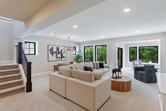 264 Wayzata Boulevard E, Wayzata, MN 55391