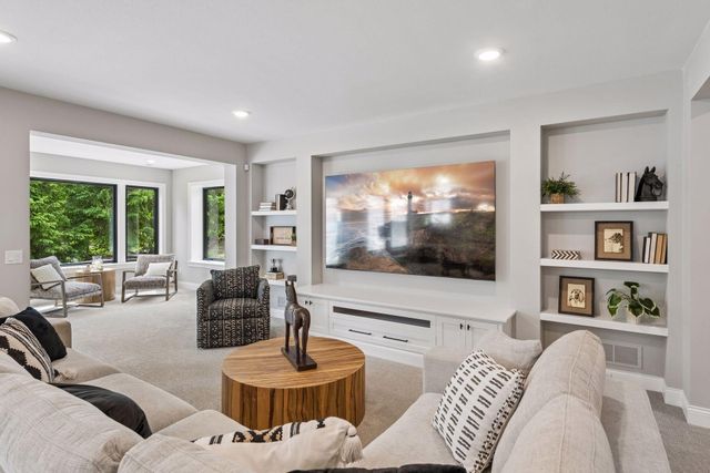 264 Wayzata Boulevard E, Wayzata, MN 55391