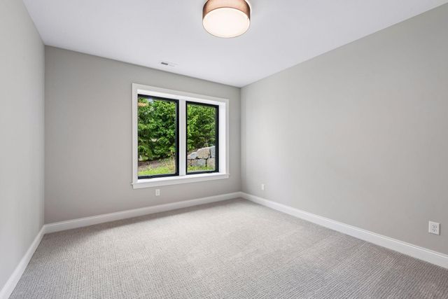 264 Wayzata Boulevard E, Wayzata, MN 55391
