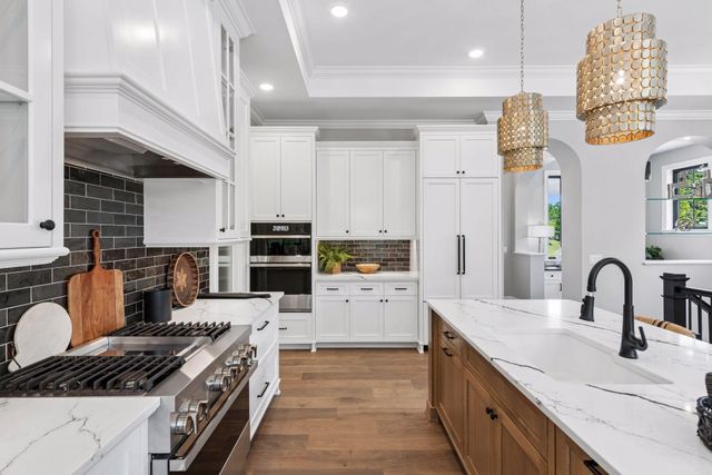 264 Wayzata Boulevard E, Wayzata, MN 55391