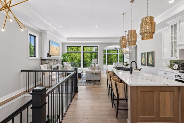 264 Wayzata Boulevard E, Wayzata, MN 55391