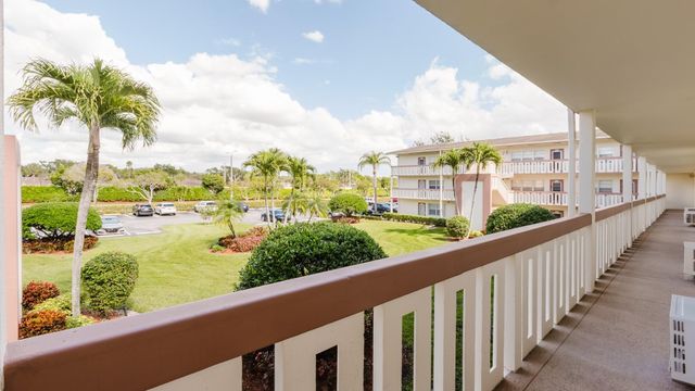 272 Preston Way 272, Boca Raton, FL 33434