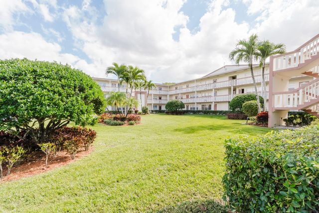 272 Preston Way 272, Boca Raton, FL 33434