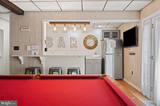 70 PINEKNOLL DR, Lake Harmony, PA 18624