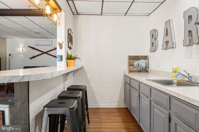 70 PINEKNOLL DR, Lake Harmony, PA 18624