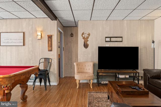 70 PINEKNOLL DR, Lake Harmony, PA 18624