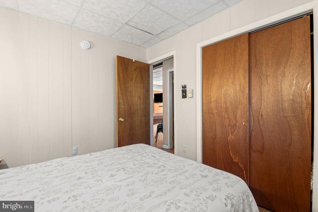 70 PINEKNOLL DR, Lake Harmony, PA 18624