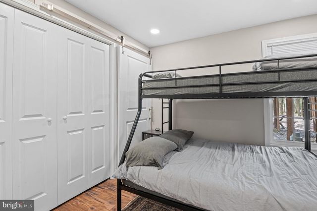 70 PINEKNOLL DR, Lake Harmony, PA 18624