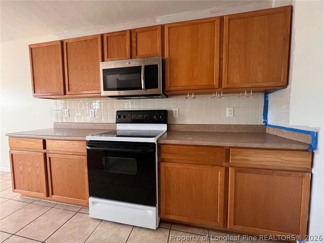 8241 English Saddle Drive, Fayetteville, NC 28314