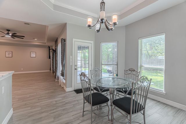 603 Airline Drive B, Conroe, TX 77301