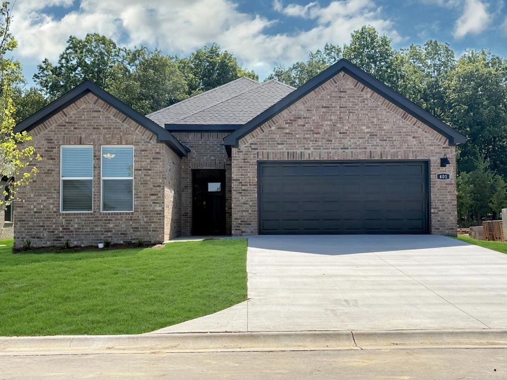 311 Lainey Drive, Maumelle, AR 72113