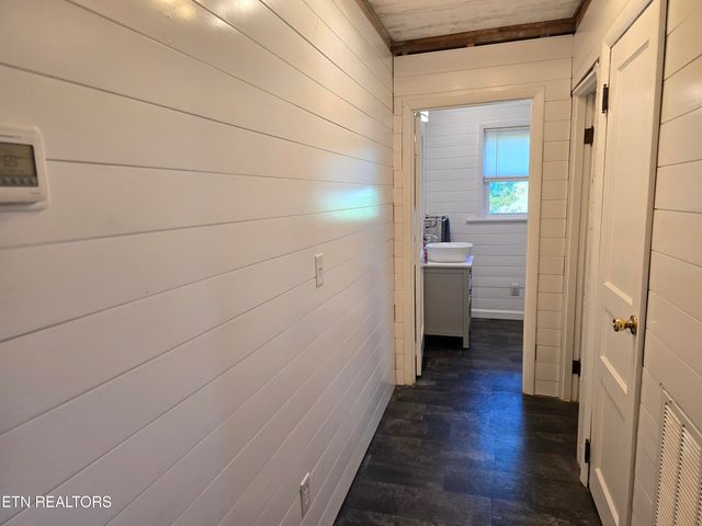 643 Hart Rd, Dandridge, TN 37725
