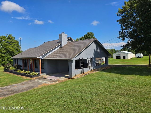 643 Hart Rd, Dandridge, TN 37725