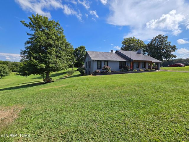 643 Hart Rd, Dandridge, TN 37725