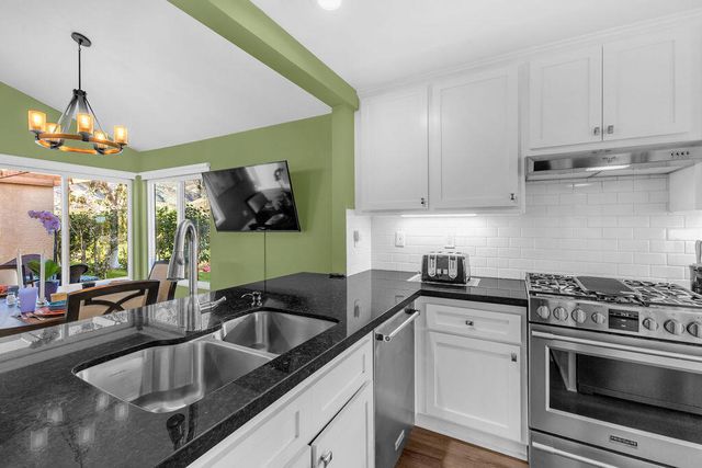 48590 Oakwood Way, Palm Desert, CA 92260