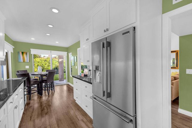 48590 Oakwood Way, Palm Desert, CA 92260