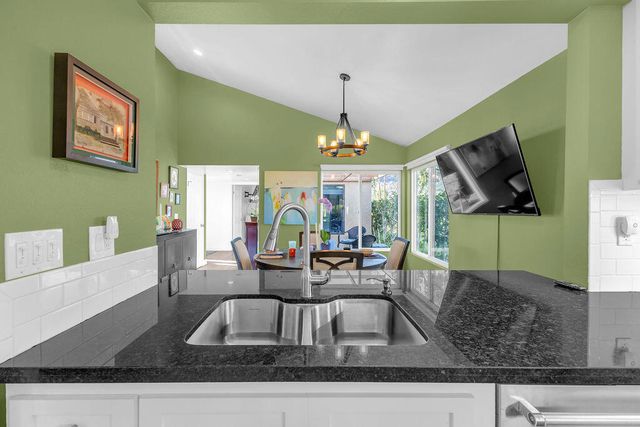 48590 Oakwood Way, Palm Desert, CA 92260