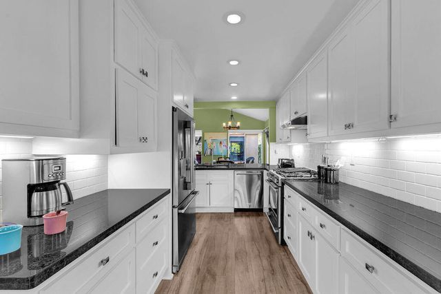 48590 Oakwood Way, Palm Desert, CA 92260