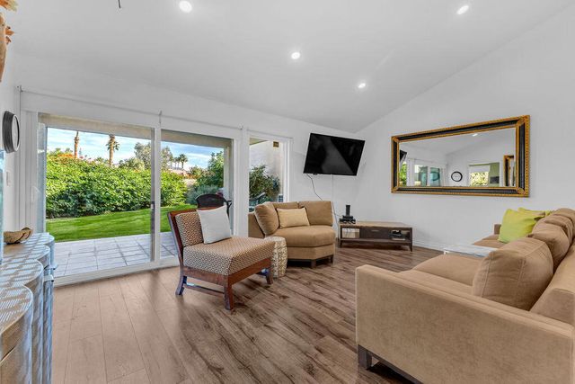 48590 Oakwood Way, Palm Desert, CA 92260