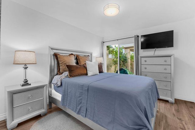 48590 Oakwood Way, Palm Desert, CA 92260