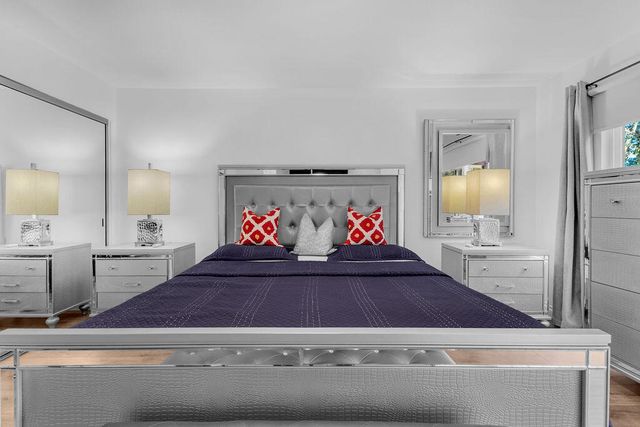 48590 Oakwood Way, Palm Desert, CA 92260