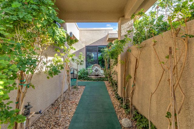 48590 Oakwood Way, Palm Desert, CA 92260