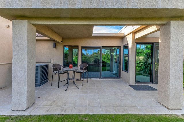 48590 Oakwood Way, Palm Desert, CA 92260