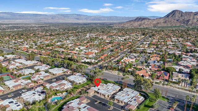 48590 Oakwood Way, Palm Desert, CA 92260