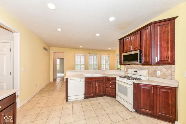 10661 Burning Ridge Lane, Fishers, IN 46037