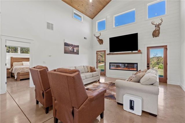 196 Frank Brown Road, Maysville, GA 30558