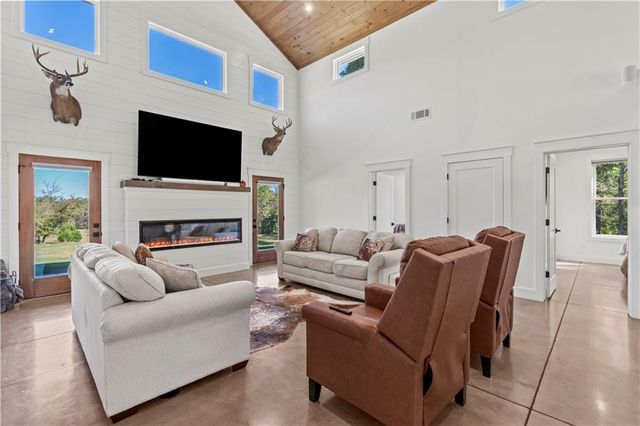 196 Frank Brown Road, Maysville, GA 30558