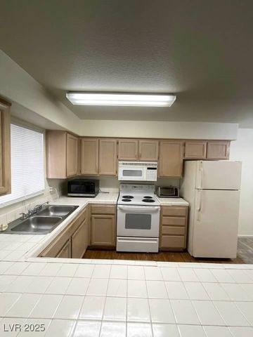 2725 South NELLIS Boulevard 1158, Las Vegas, NV 89121