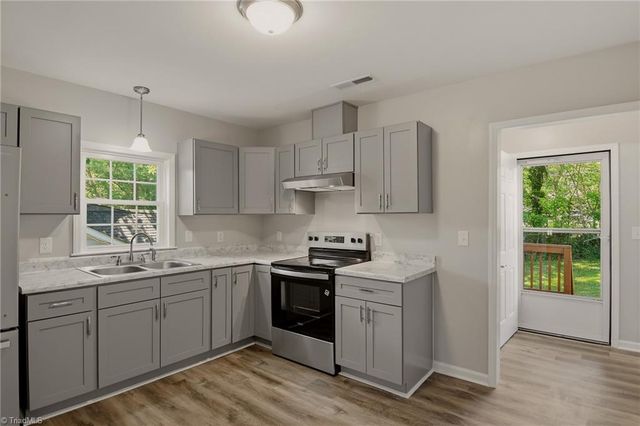 2206 Dunbar Street, Winston-salem, NC 27105
